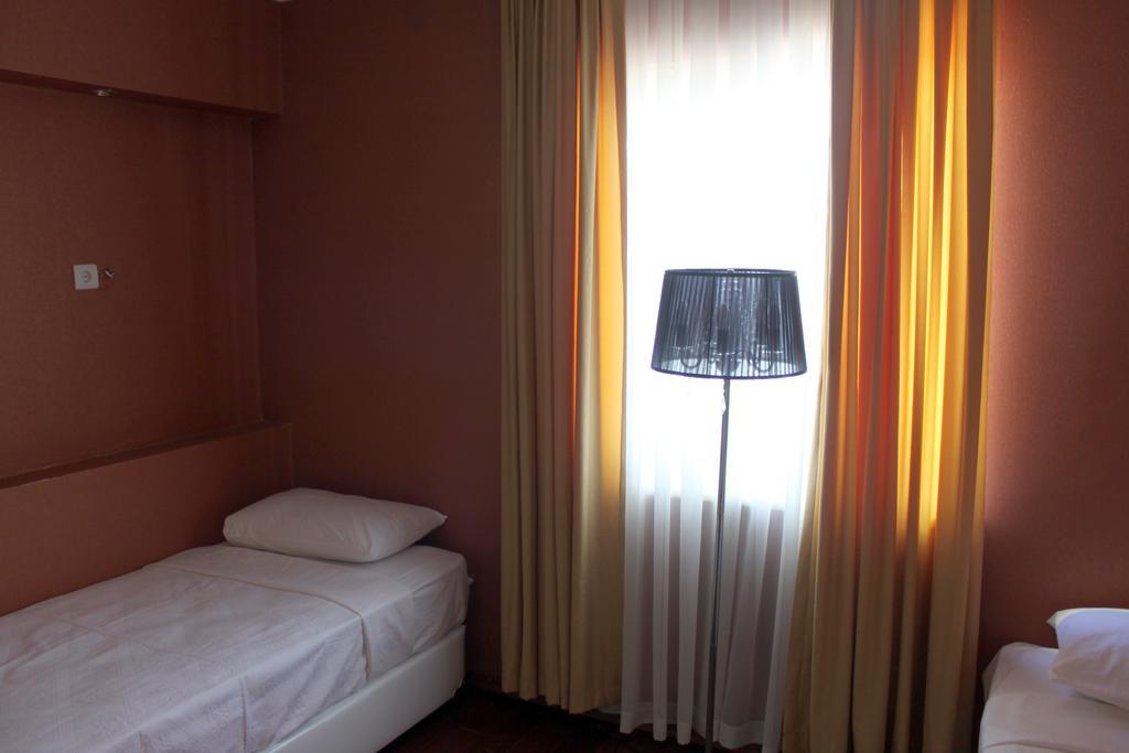 Rena Hotel Кючуккую Екстериор снимка