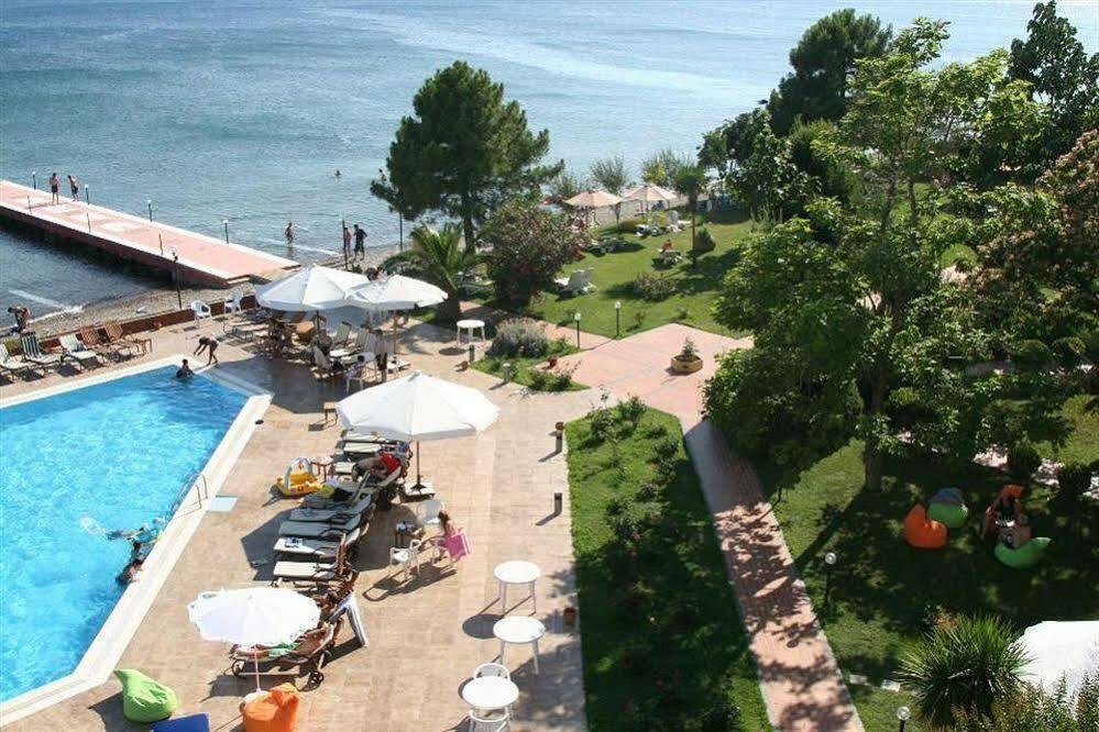 Rena Hotel Кючуккую Екстериор снимка
