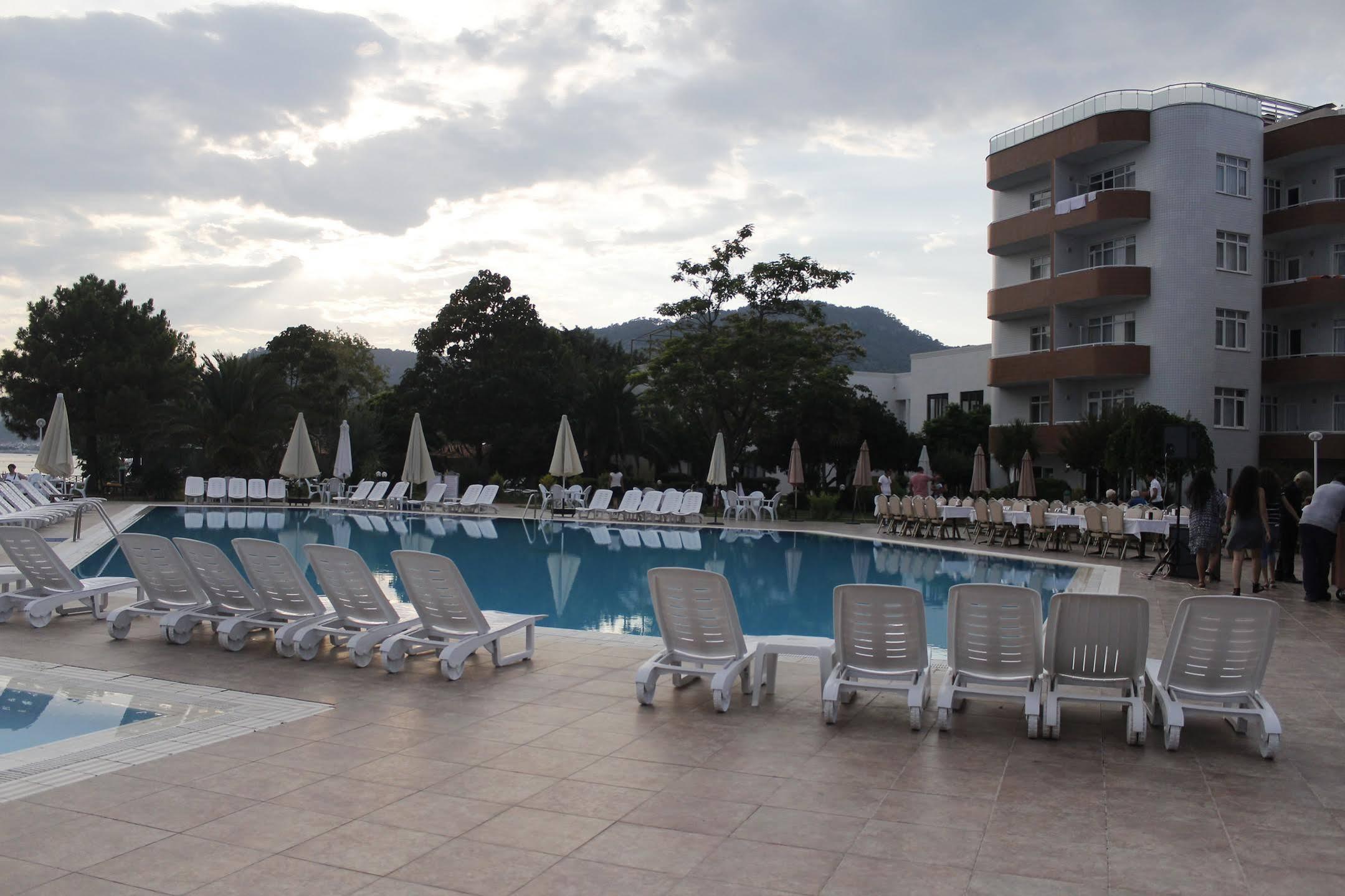 Rena Hotel Кючуккую Екстериор снимка