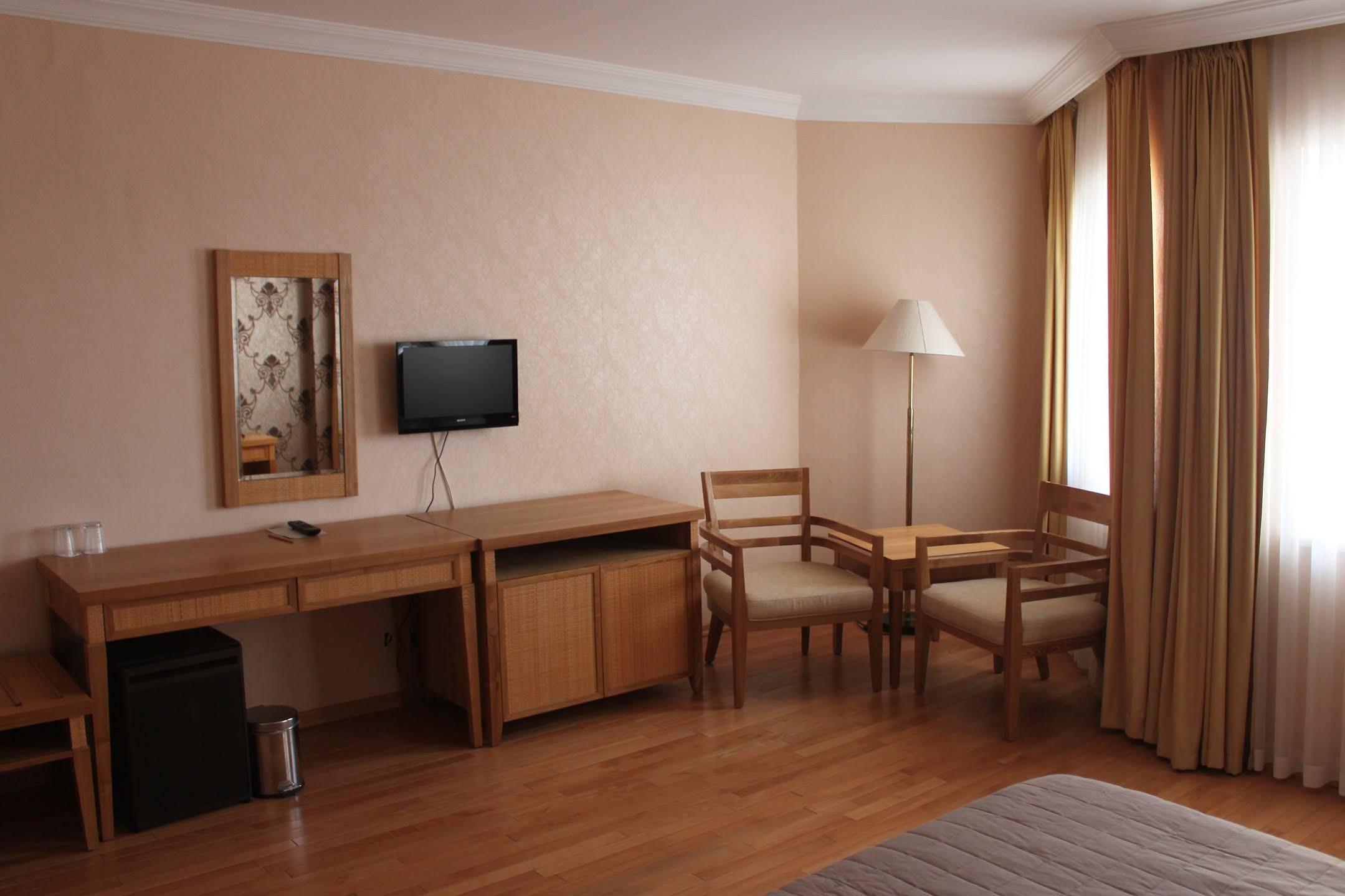 Rena Hotel Кючуккую Екстериор снимка