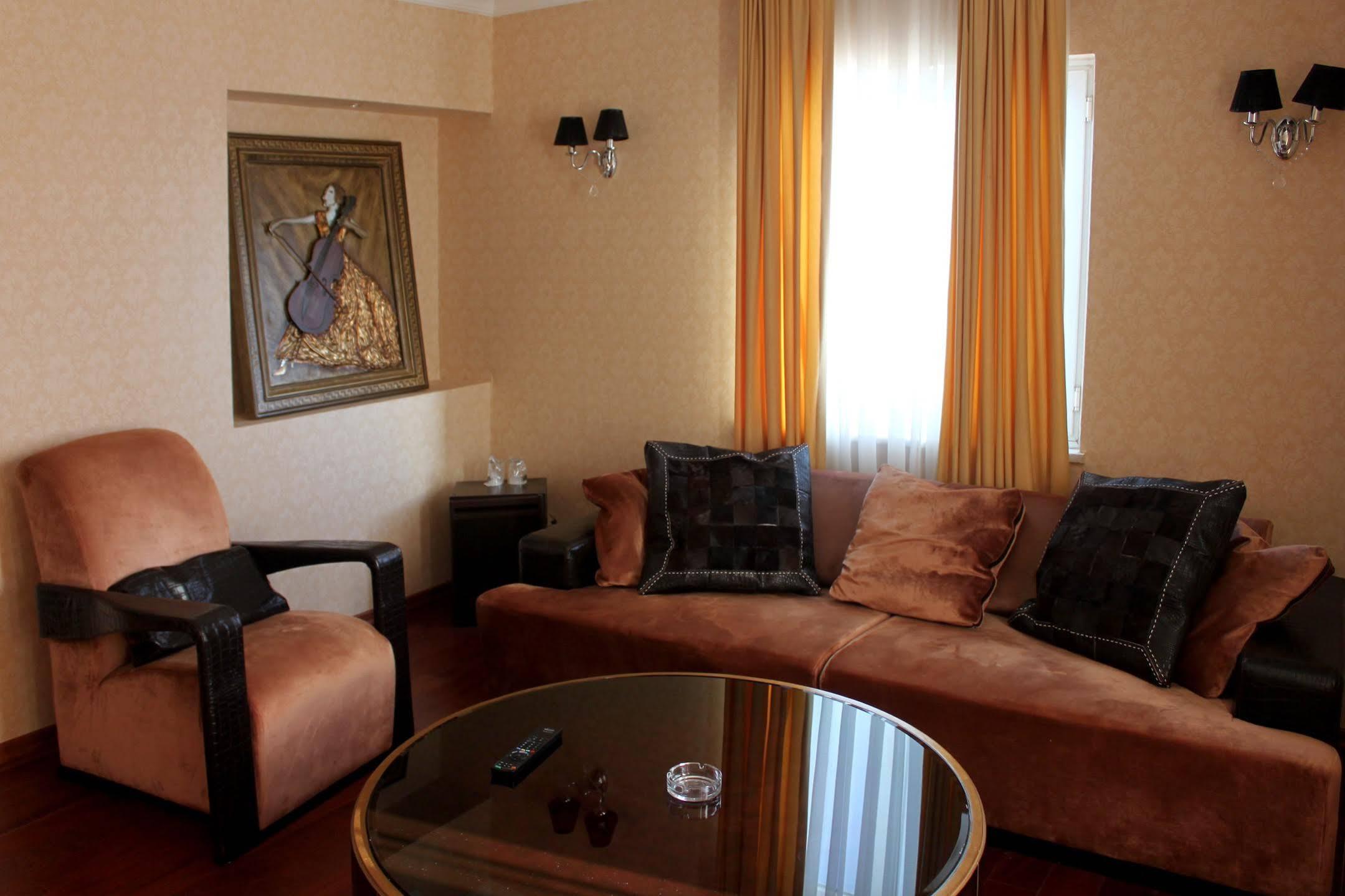 Rena Hotel Кючуккую Екстериор снимка